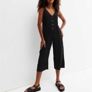 Sienna Sky EUC Ribbed Mustard Cropped Sleeveless Jumpsuit with Pockets